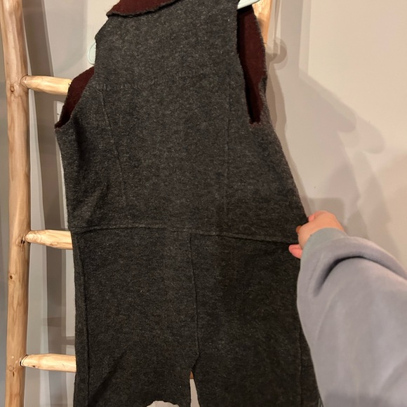 Women's Moth Gray Wool Vest - Picture 3 of 3